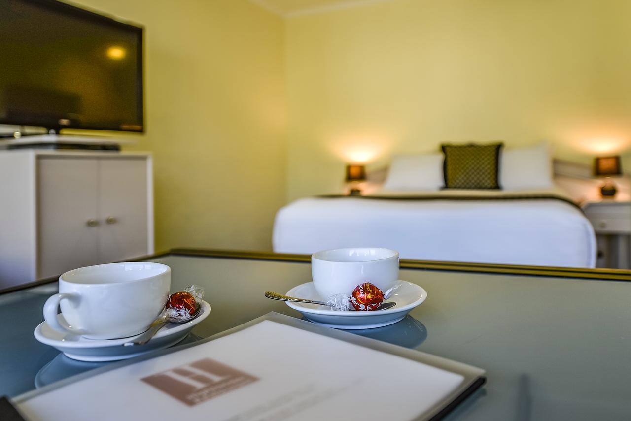 William Macintosh Motor Lodge Naracoorte Extérieur photo